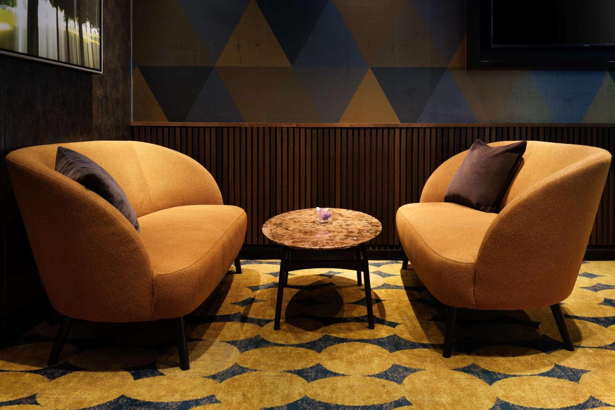 Hotel Doubletree By Hilton Woking Zewnętrze zdjęcie