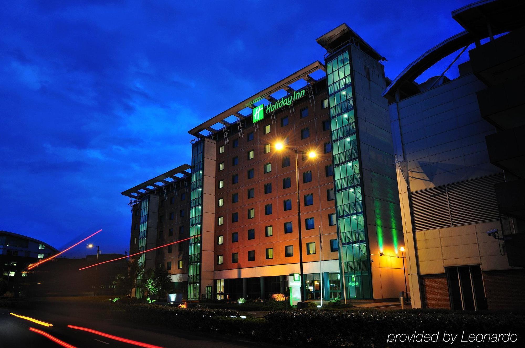 Hotel Doubletree By Hilton Woking Zewnętrze zdjęcie