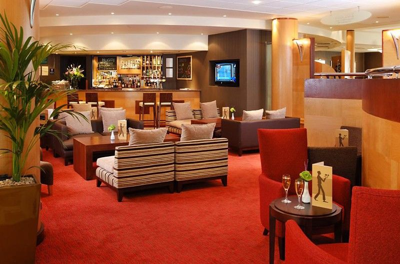 Hotel Doubletree By Hilton Woking Restauracja zdjęcie