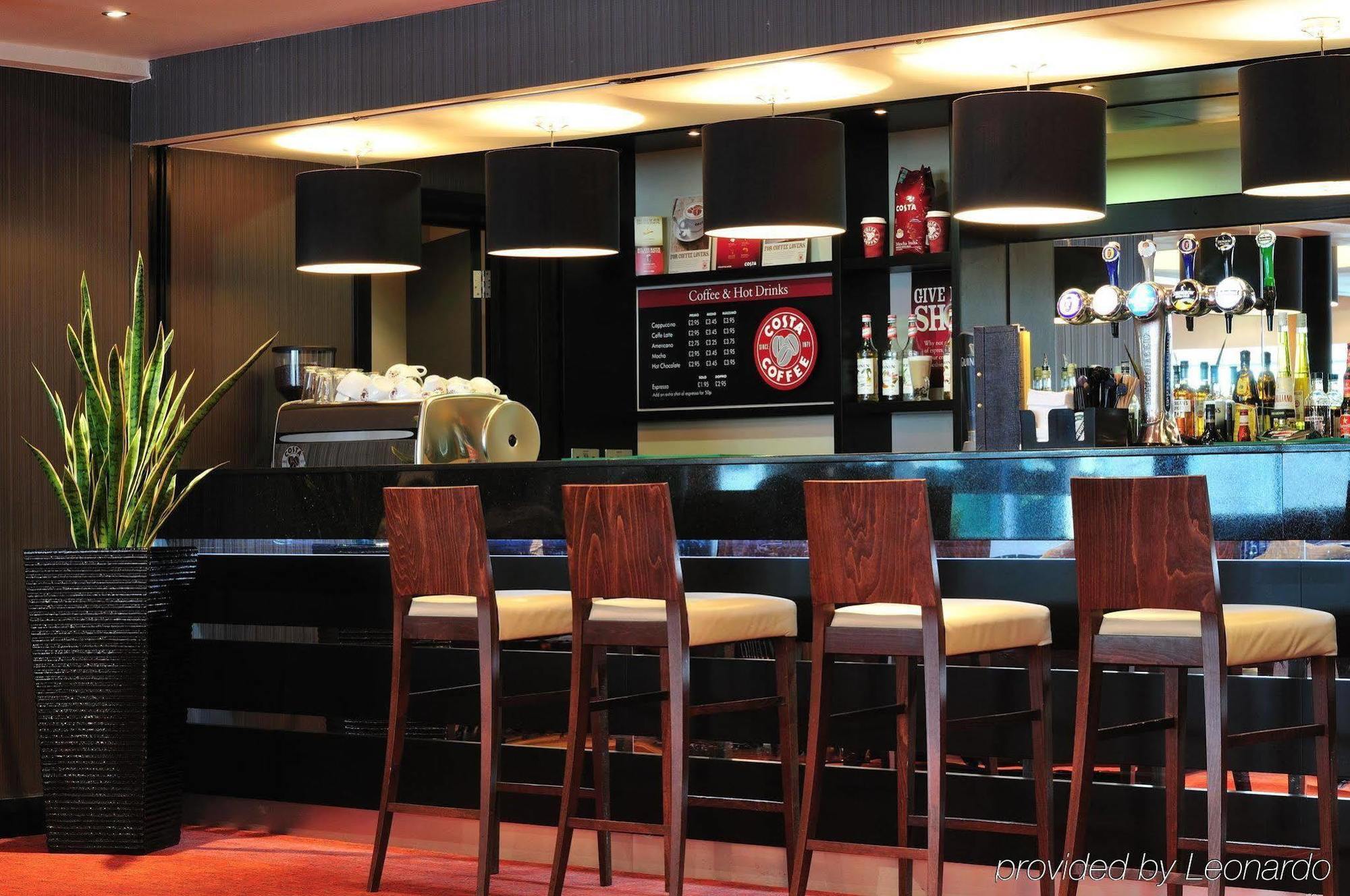 Hotel Doubletree By Hilton Woking Restauracja zdjęcie